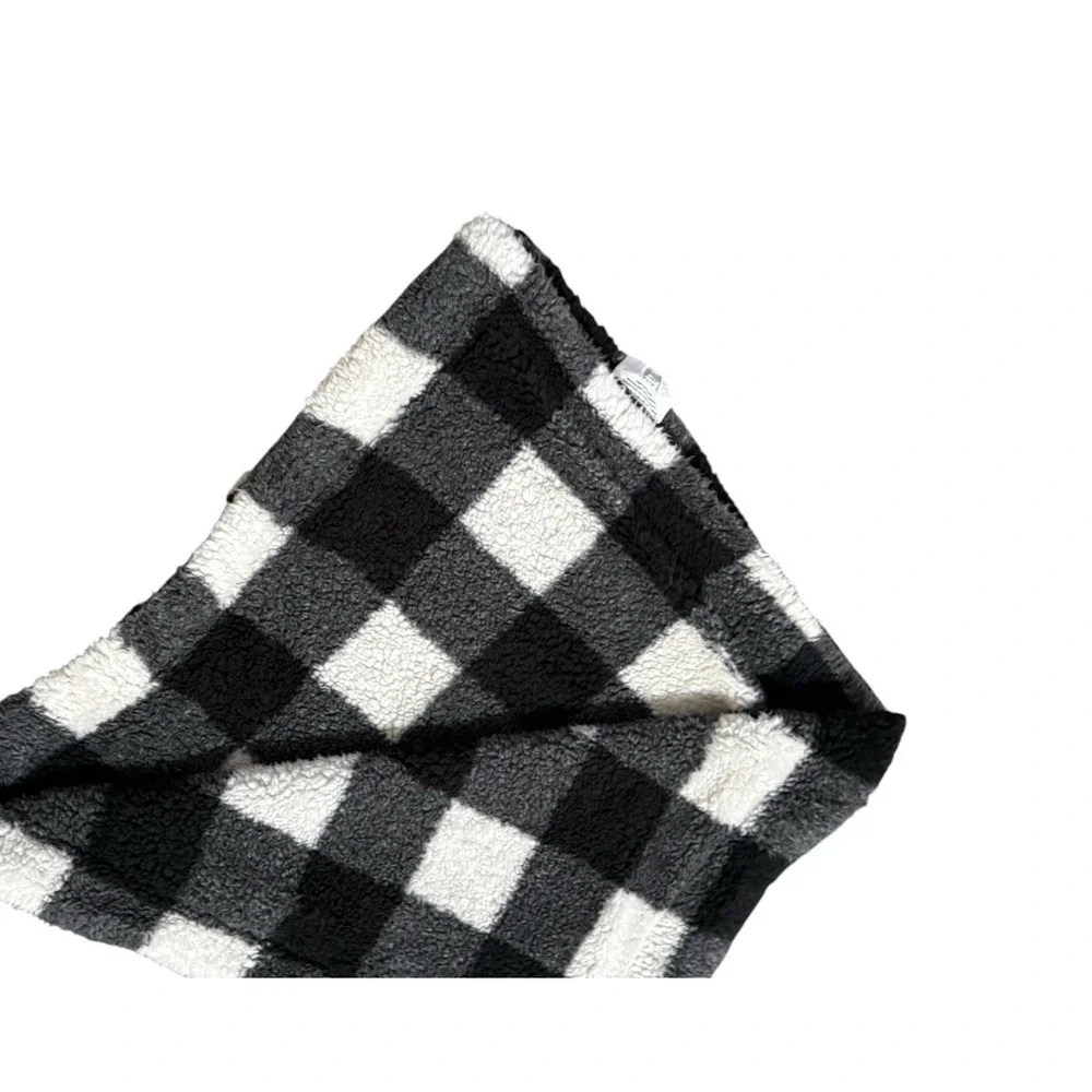 Northeast Reversible Throw Blanket Black White Plaid Super Soft Accent Quilt